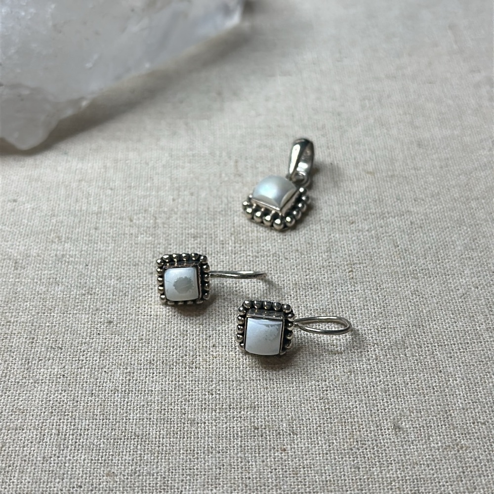 Silpada Sterling Silver Freshwater Pearl Button Earrings & Pendant Bundle set - Picture 3 of 8